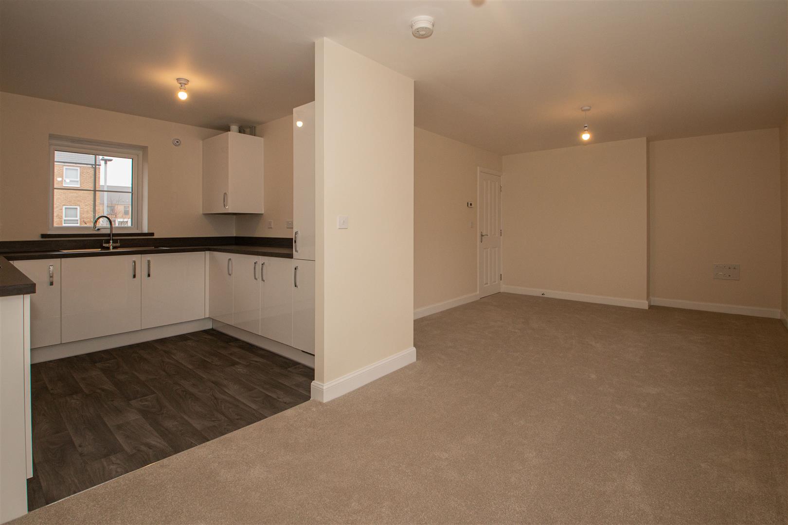 Lithgows Avenue, Brooklands, Milton keynes